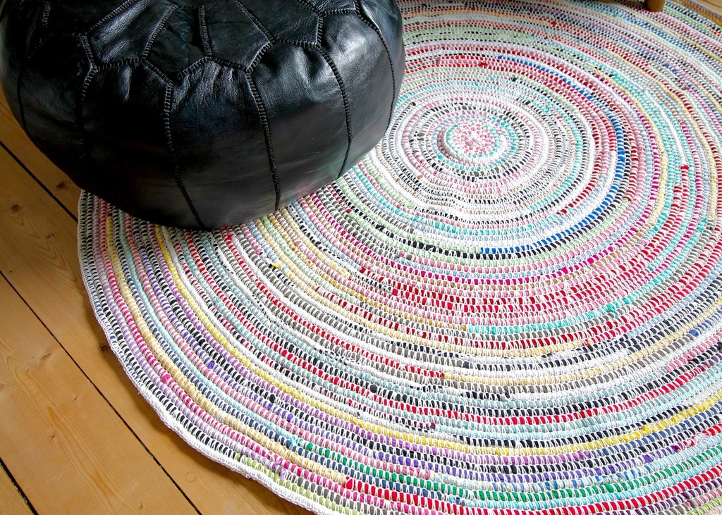 DIY Crochet Carpet From T-Shirts