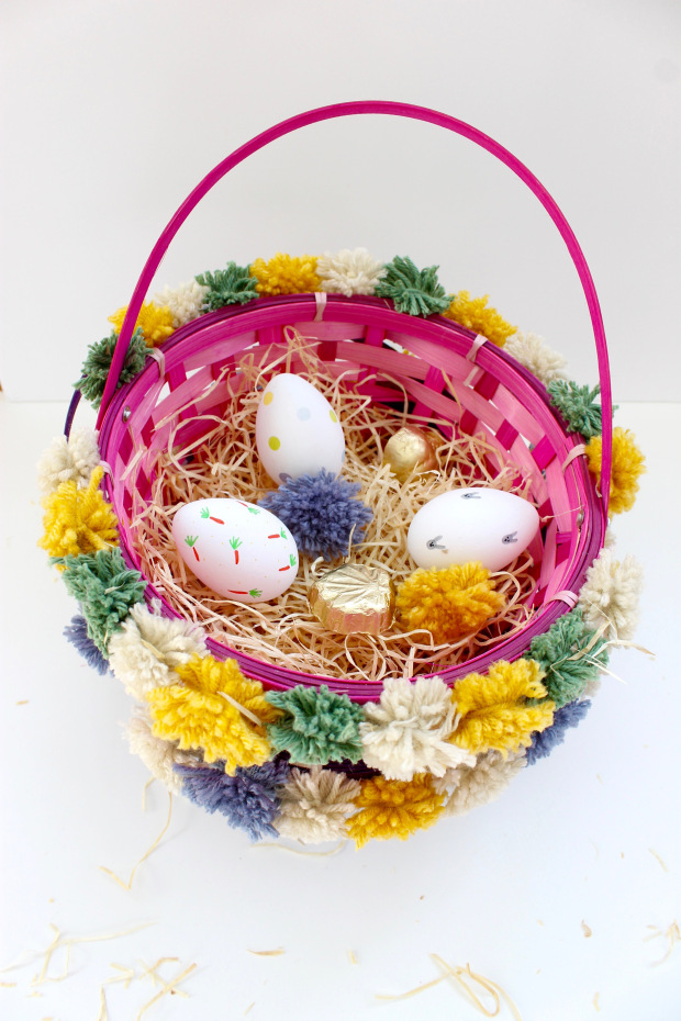 DIY Pom Pom Easter Baskets