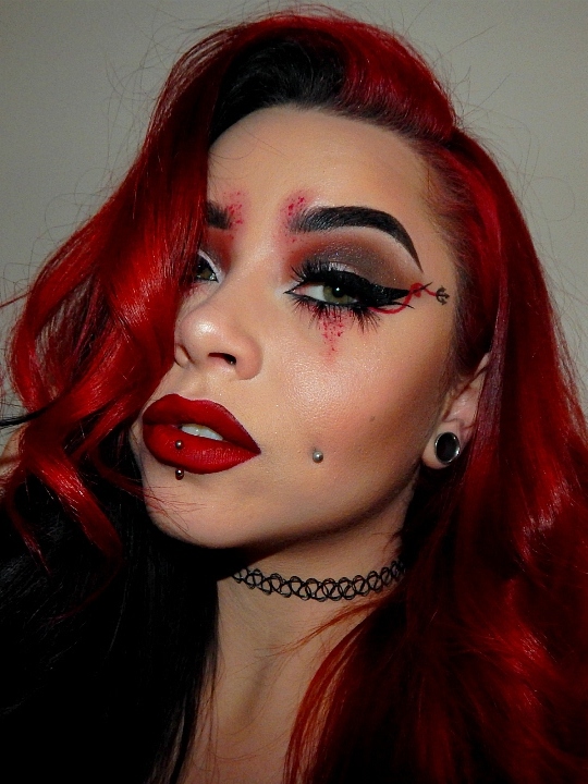 Spiral Devil Halloween Makeup