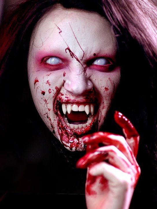 Creepy Vampire Halloween Makeup