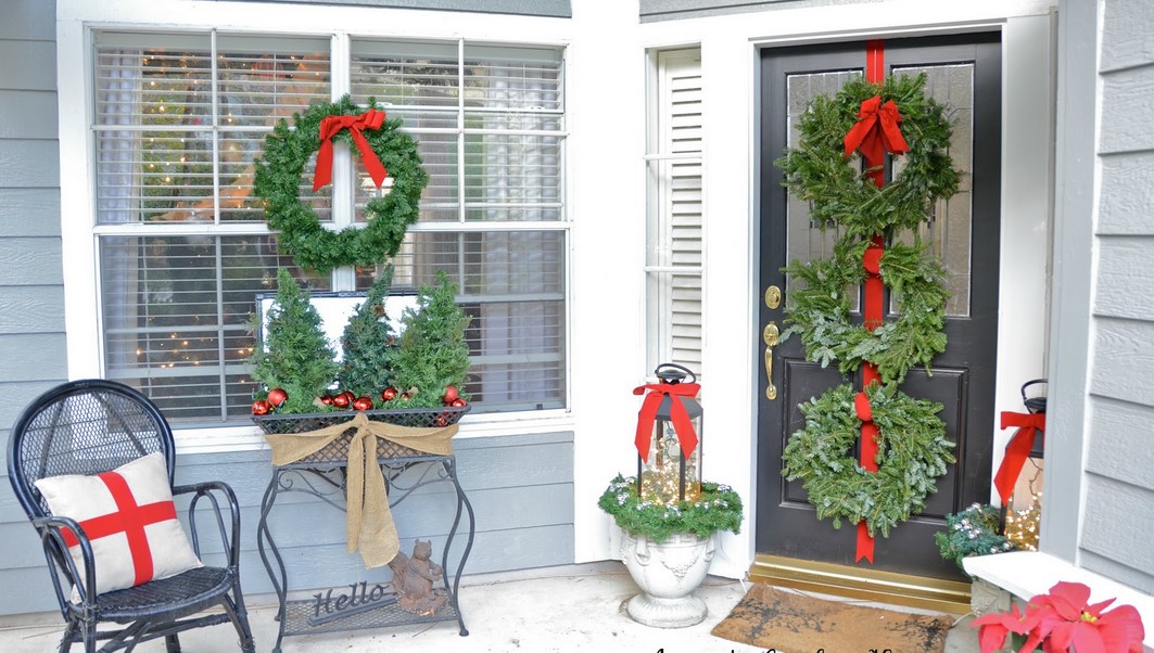 Front Porches Christmas Decorating