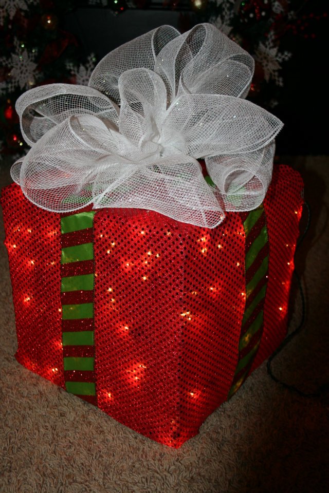 Lighted Christmas Box Decoration