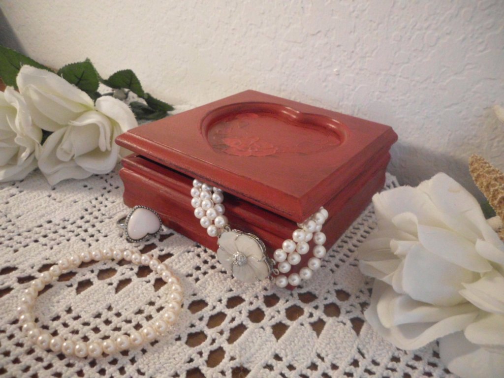 Red Heart Jewelry Box