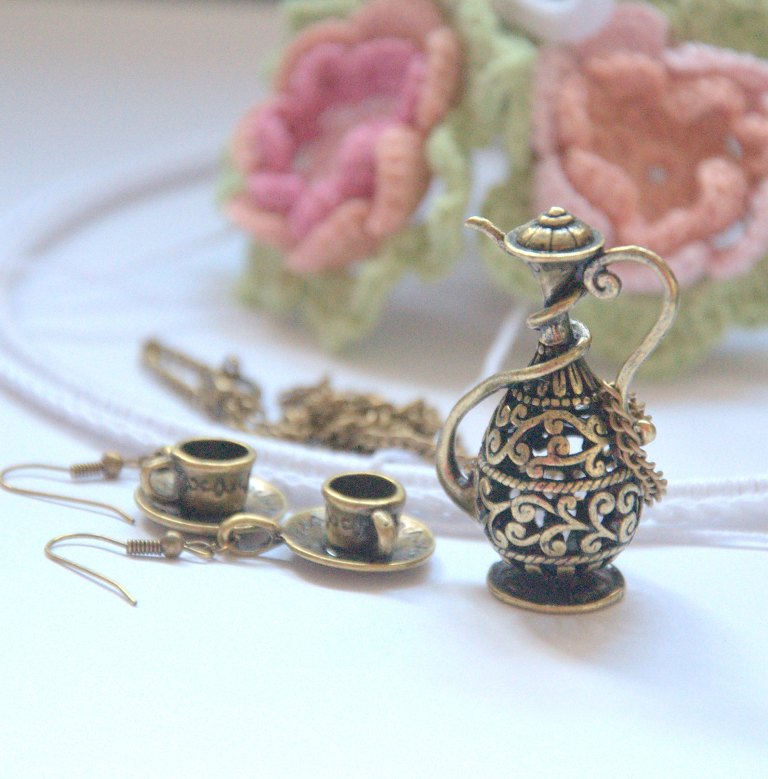 Alice in Wonderland tea party jewelry 