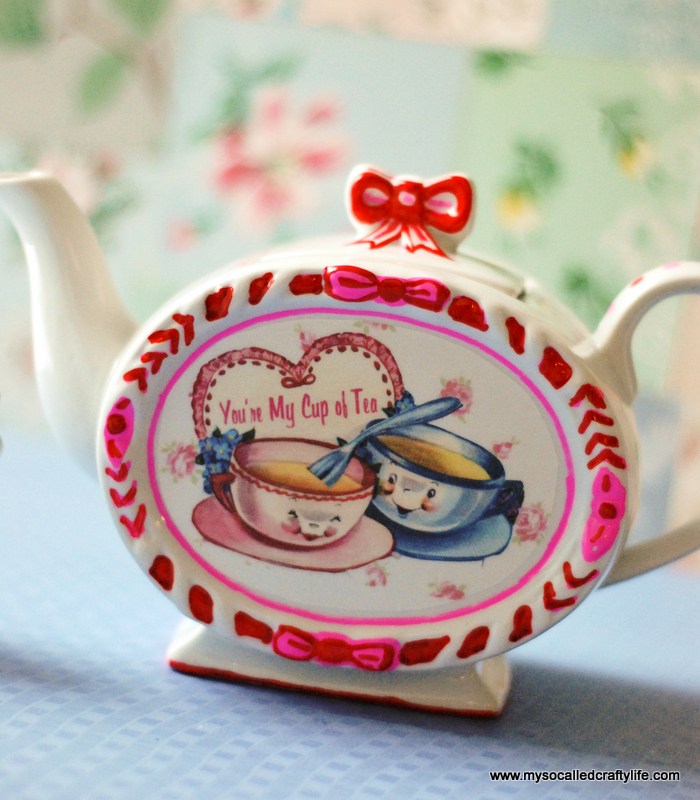 Retro Valentine Teapot