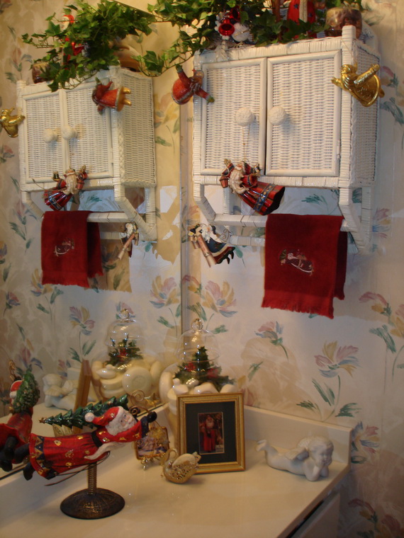 Bathroom Christmas Decorations