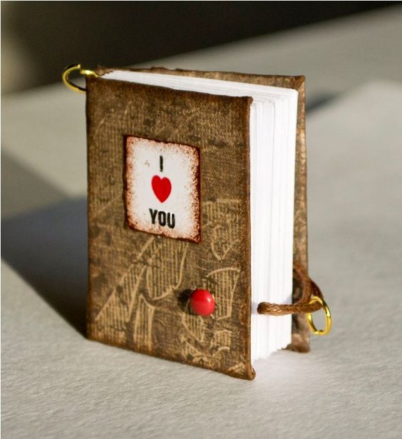 Miniature Books Tha are Telling Your Story