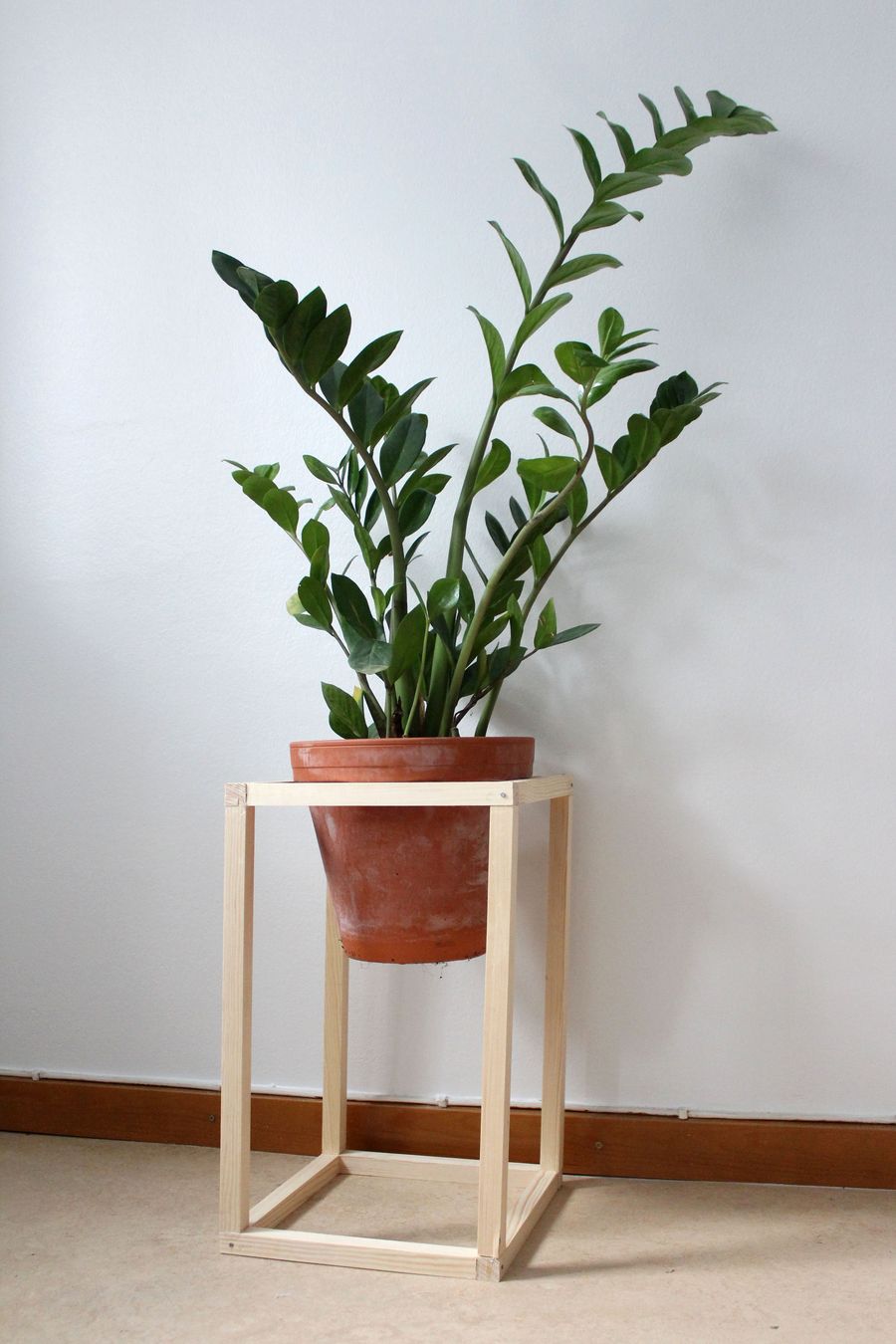 DIY Pedestal Plant Stand
