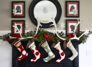 30 Beautiful Christmas Mantel Decorations Ideas