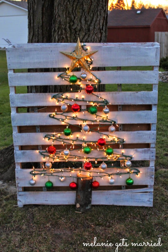 Lighted Wood Pallet Christmas Tree