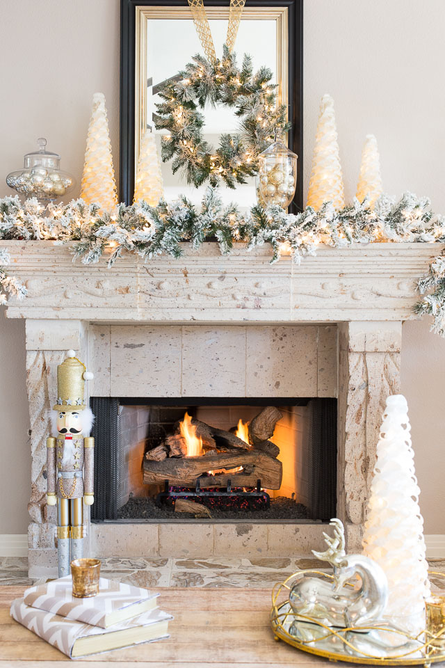 30 Beautiful Christmas Mantel Decorations Ideas - A DIY Projects