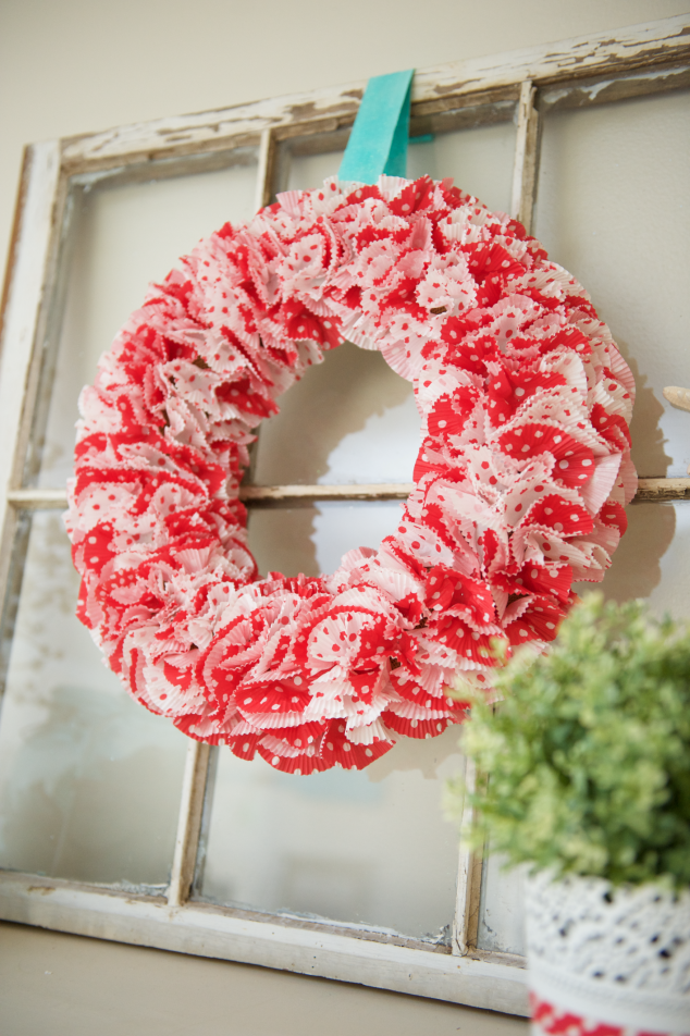 Valentine Cupcake Liner DIY Wreath