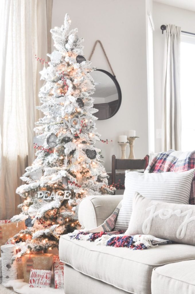 35 Living Room Christmas Decoration Ideas for Beautiful Decor