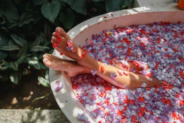 7 Easy Steps to a Stress Relieving Bath