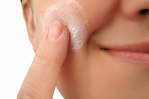 The Main Benefits and Uses of Retin a Cream