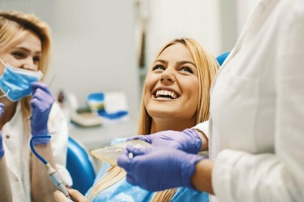 Five Tips to Choose the Right Dentist