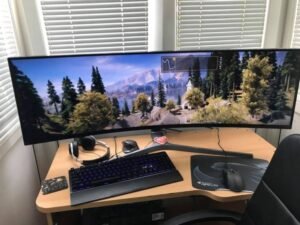 Ultra-Wide Monitors & Workflow: Benefits & Advantages