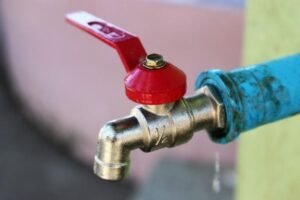 Why Add Good Plumbing Service to your New House Checklist?