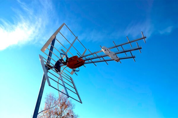 How to Adjust Position for Difficult Reception Conditions of TV Aerials