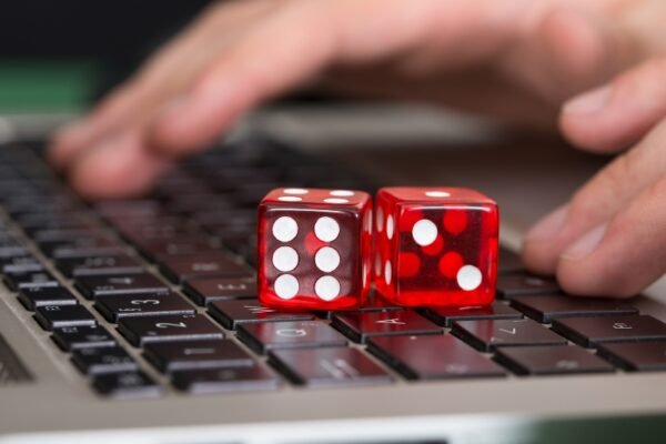 Select Genuine Online Bookmaker Agent to Play Online Gambling