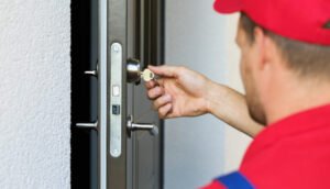 Benefits of Hiring Professional Locksmith Services