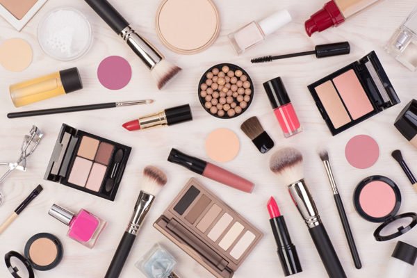 How to Start Wearing Makeup: A Helpful Guide