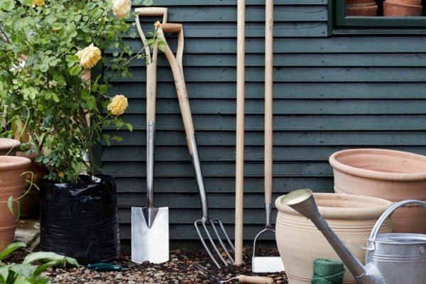 8 Ways to Spruce Up Your Garden