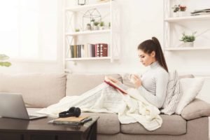 Know The Types Of Couch Throw Blankets