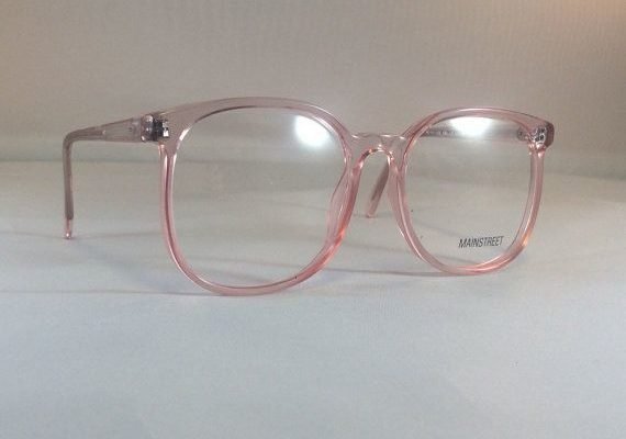 Top Five Perks Of Wearing Trendy Pink Eyeglasses That Will Add To Your Looks